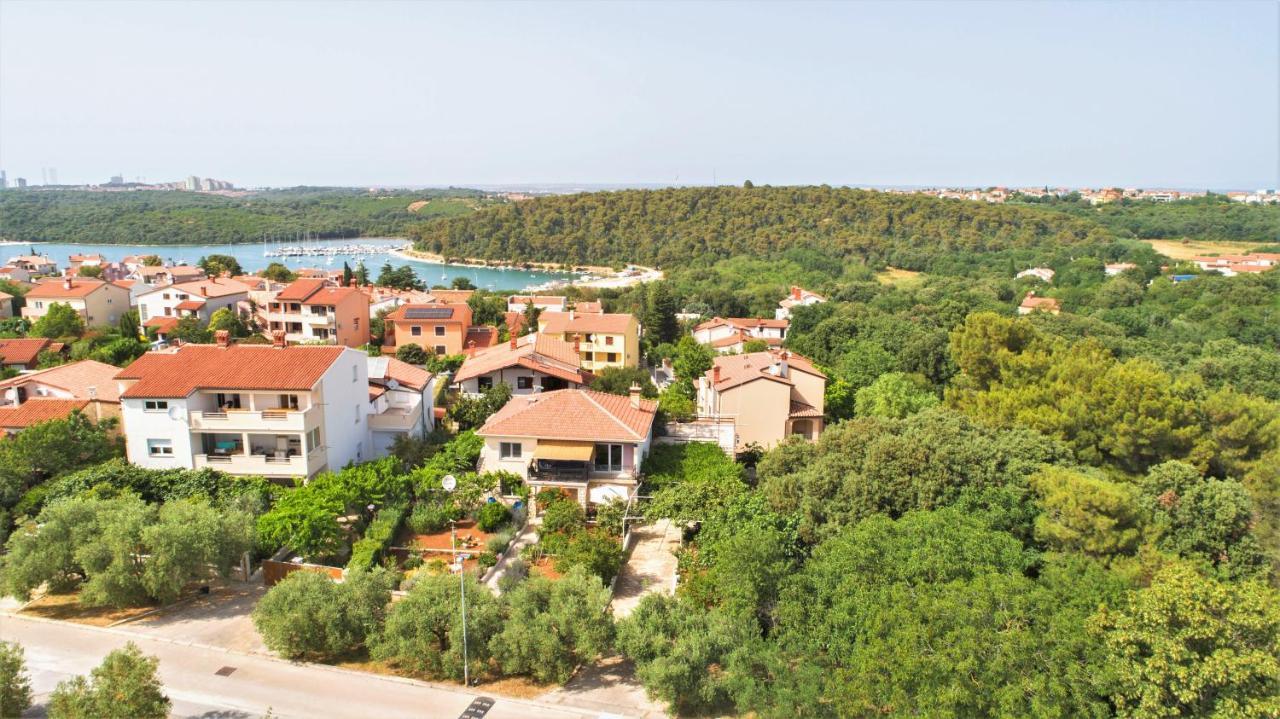 "Andrija" Apartmen'S Banjole Exterior photo